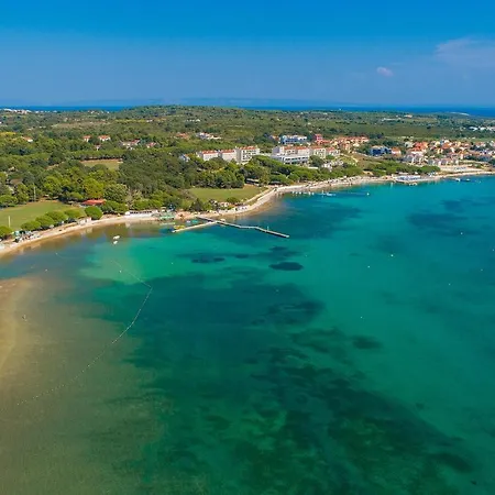 公寓 2 Bedroom Cozy In