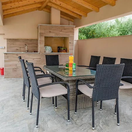 2 Bedroom Cozy In 梅杜林