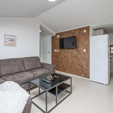 公寓 2 Bedroom Cozy In