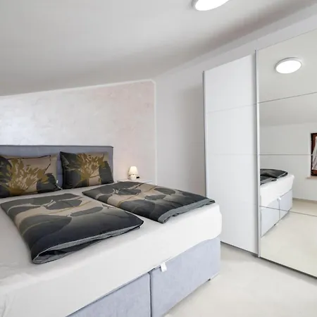 公寓 2 Bedroom Cozy In *