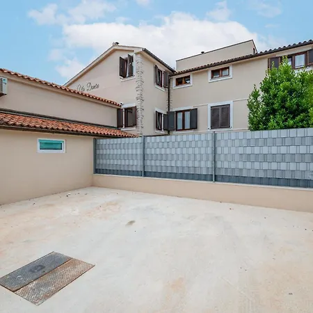 2 Bedroom Cozy In Apartment Medulin