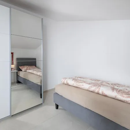 Appartamento Gorgeous In With Wifi Medolino