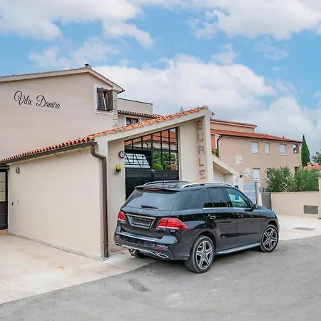 Apartment 2 Bedroom Cozy In