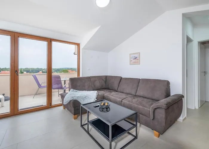 2 Bedroom Cozy In Appartement