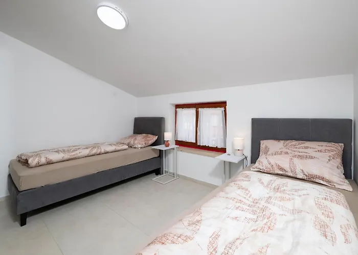 2 Bedroom Cozy In * Medulin