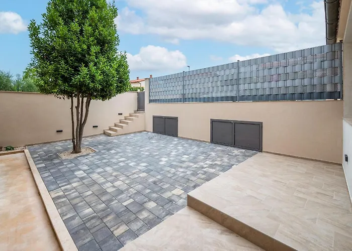 2 Bedroom Cozy In Appartement